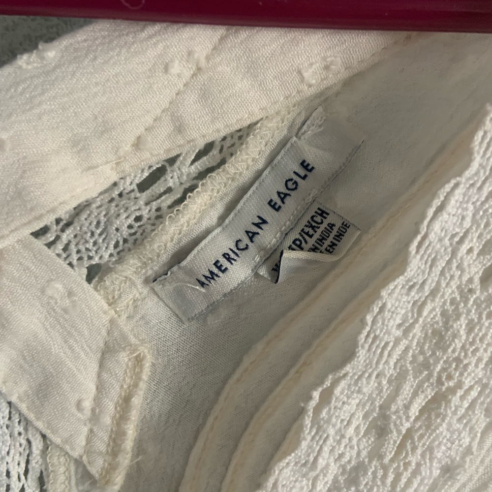 American Eagle Outfitters White Lace V-Neck Blouse - Picture 2 of 3